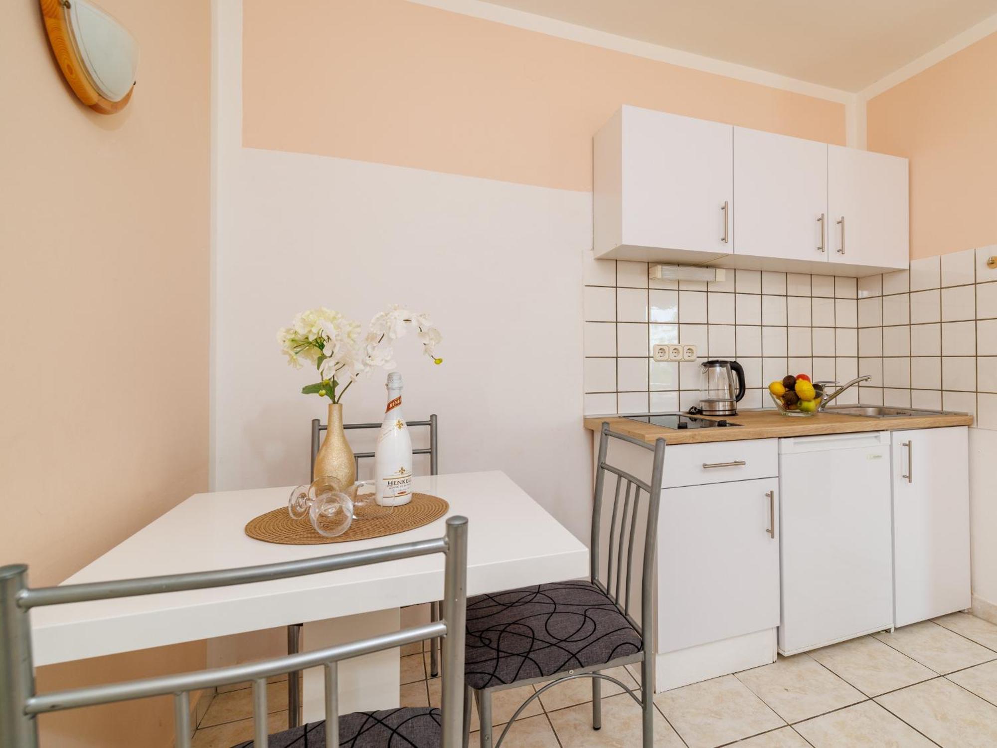 Bella Adria Apartmani Dramalj Exterior foto